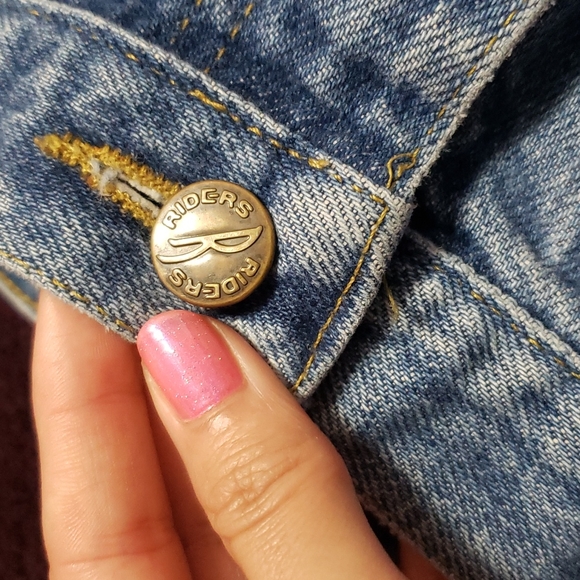 Vintage Plus Size Lee Riders Cut-Off Distressed Raw Hem Denim "Mom" Jean Shorts - Picture 6 of 10